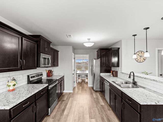 111 Heritage Way Drive, Toney, AL 35773