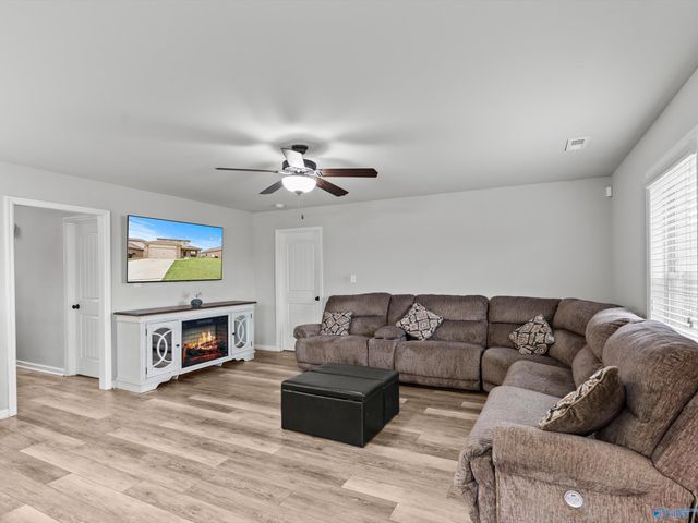 111 Heritage Way Drive, Toney, AL 35773