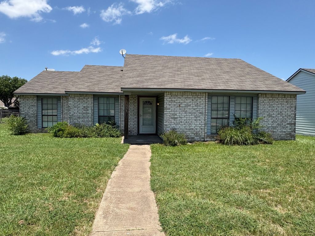 537 E Bethany Drive, Allen, TX 75002