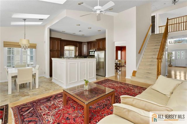 30 Wellington Place, Monroe, NJ 08831