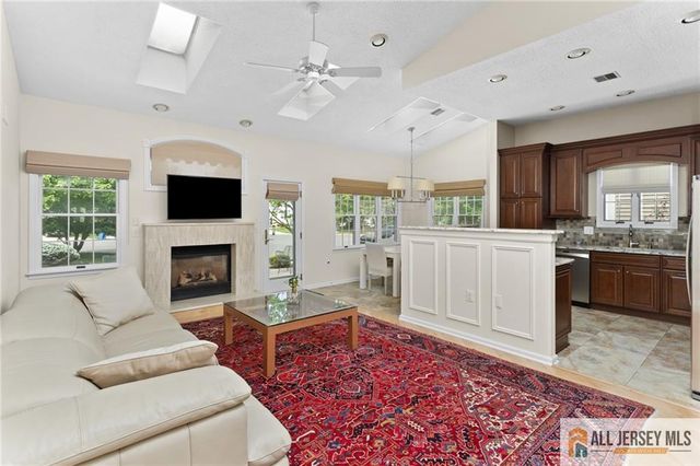 30 Wellington Place, Monroe, NJ 08831