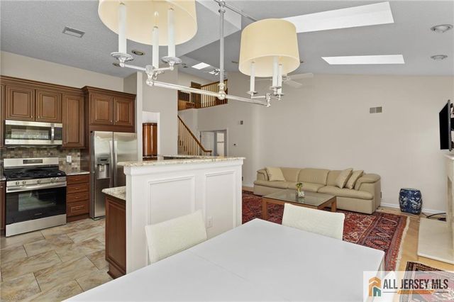 30 Wellington Place, Monroe, NJ 08831