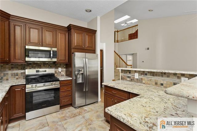30 Wellington Place, Monroe, NJ 08831