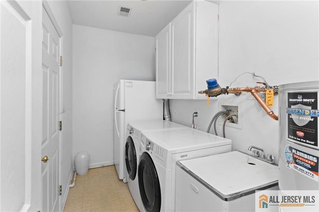 30 Wellington Place, Monroe, NJ 08831