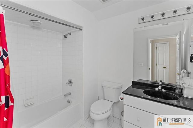 30 Wellington Place, Monroe, NJ 08831