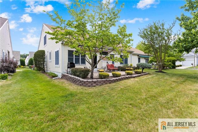 30 Wellington Place, Monroe, NJ 08831