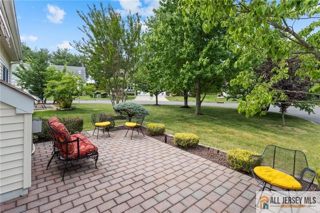30 Wellington Place, Monroe, NJ 08831