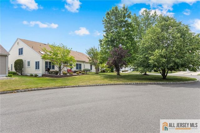 30 Wellington Place, Monroe, NJ 08831