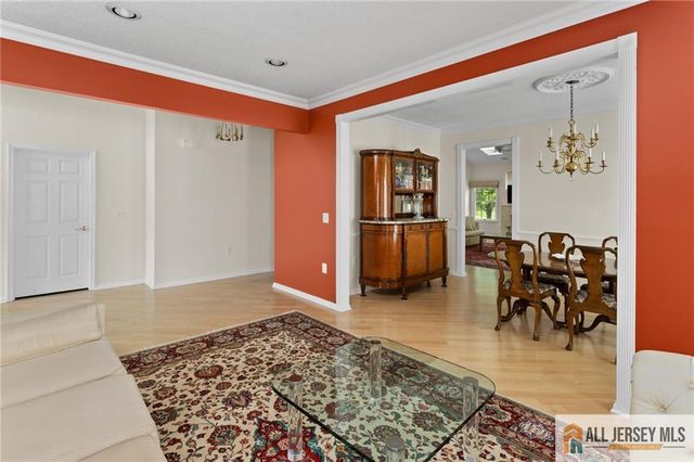 30 Wellington Place, Monroe, NJ 08831