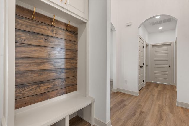 1001 N 5th Street, Wolfforth, TX 79382