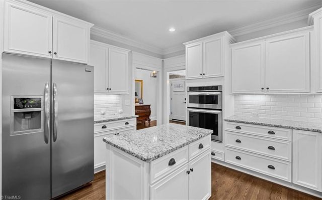 8 Blakeney Place, Greensboro, NC 27408