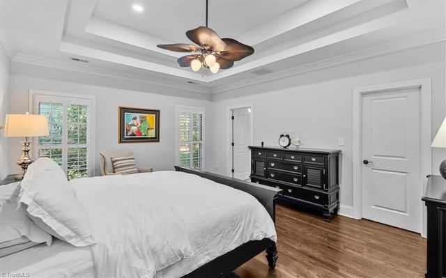 8 Blakeney Place, Greensboro, NC 27408