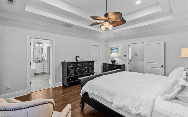 8 Blakeney Place, Greensboro, NC 27408