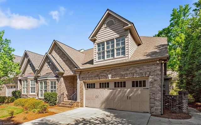 8 Blakeney Place, Greensboro, NC 27408
