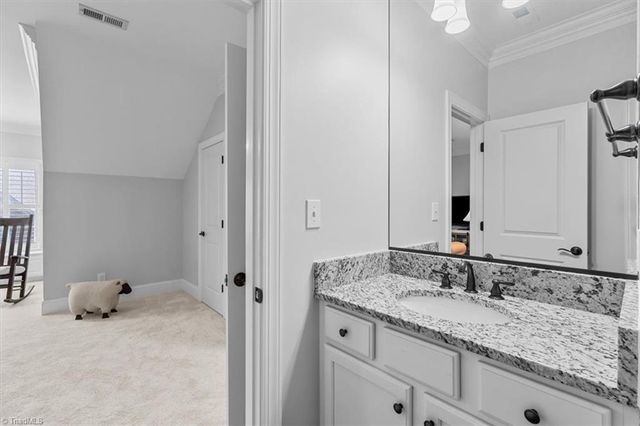 8 Blakeney Place, Greensboro, NC 27408