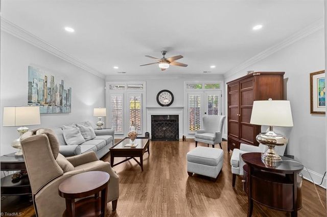 8 Blakeney Place, Greensboro, NC 27408