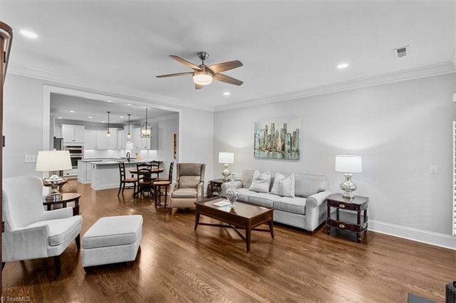 8 Blakeney Place, Greensboro, NC 27408