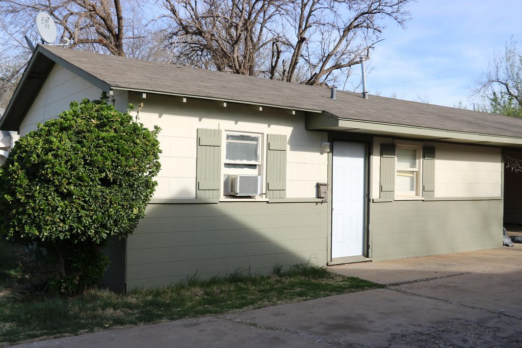 2429 23rd Street, B, Lubbock, TX 79411