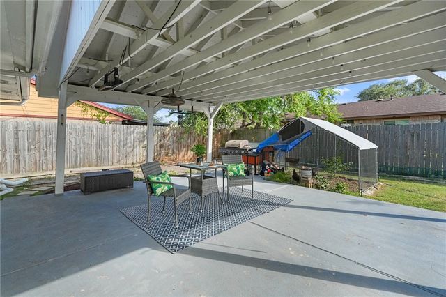 7441 Spitfire Dr, Corpus Christi, TX 78412