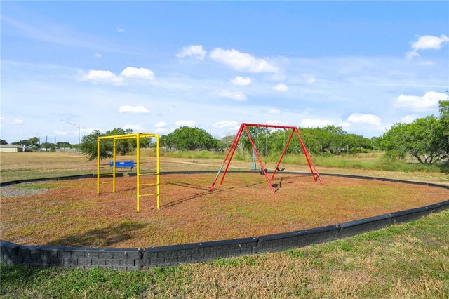 7441 Spitfire Dr, Corpus Christi, TX 78412