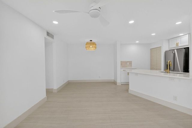 7547 S Oriole Boulevard 101, Delray Beach, FL 33446