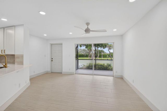 7547 S Oriole Boulevard 101, Delray Beach, FL 33446