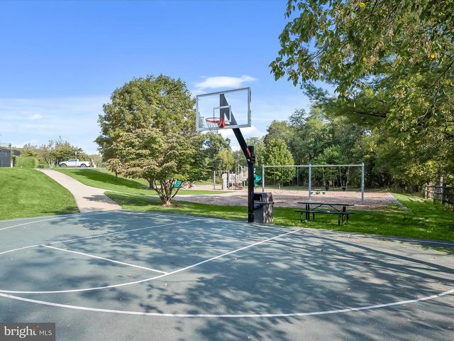 6501 N SHORE SQ, New Market, MD 21774
