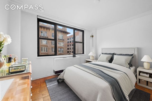 130 E 18th St Apt 10M, New York City, NY 10003