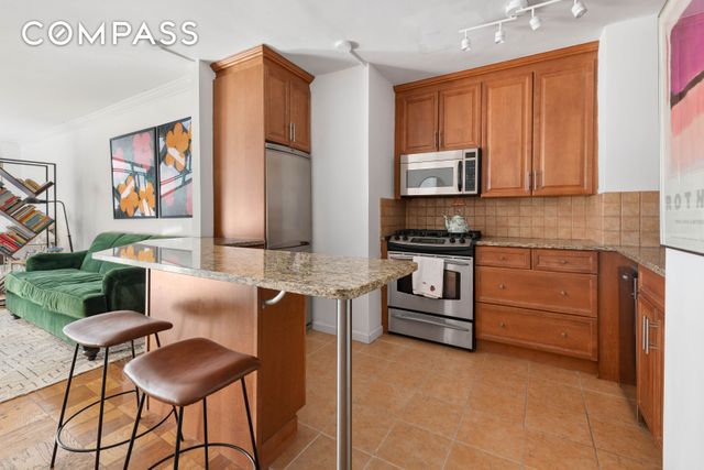 130 E 18th St Apt 10M, New York City, NY 10003