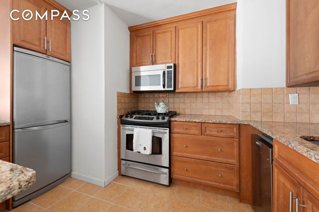 130 E 18th St Apt 10M, New York City, NY 10003