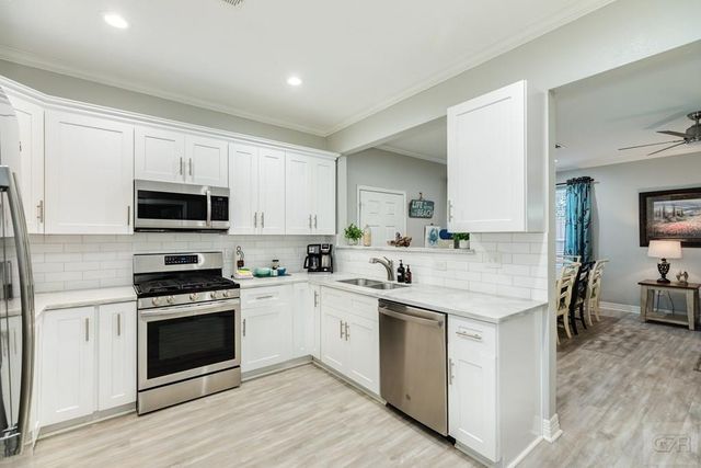 2205 30th Street, Galveston, TX 77550