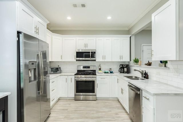 2205 30th Street, Galveston, TX 77550