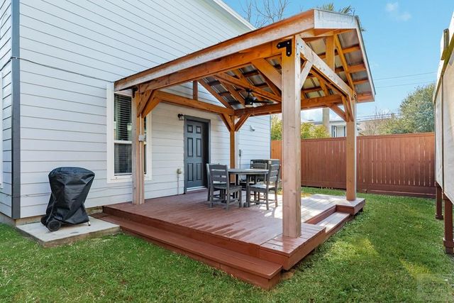 2205 30th Street, Galveston, TX 77550