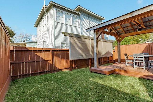 2205 30th Street, Galveston, TX 77550