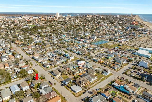 2205 30th Street, Galveston, TX 77550
