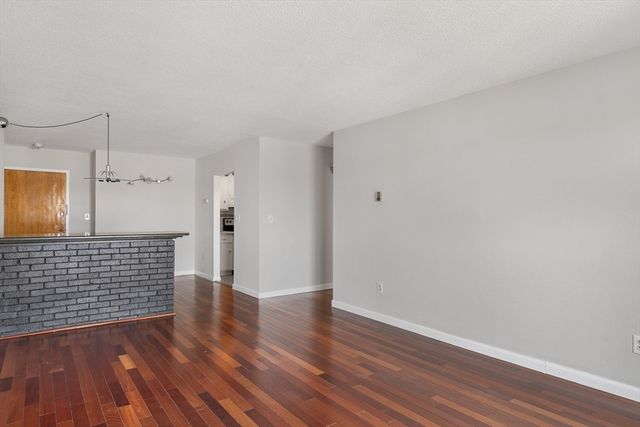 10 Williams St 55, Watertown, MA 02472