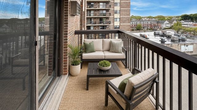 10 Williams St 55, Watertown, MA 02472