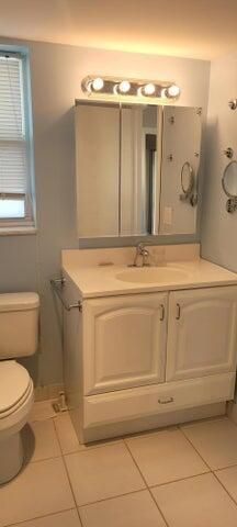 19 Colonial Club Drive 200, Boynton Beach, FL 33435