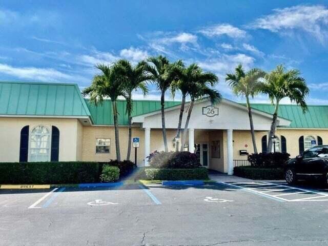19 Colonial Club Drive 200, Boynton Beach, FL 33435