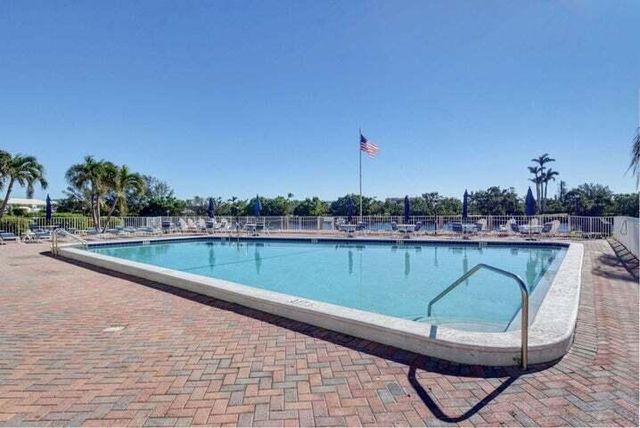 19 Colonial Club Drive 200, Boynton Beach, FL 33435