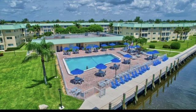19 Colonial Club Drive 200, Boynton Beach, FL 33435