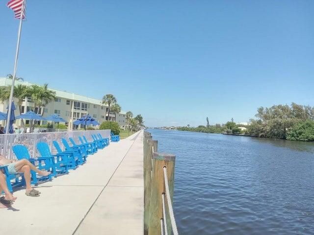 19 Colonial Club Drive 200, Boynton Beach, FL 33435