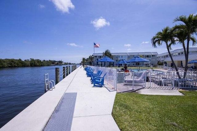 19 Colonial Club Drive 200, Boynton Beach, FL 33435
