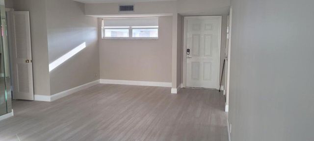 19 Colonial Club Drive 200, Boynton Beach, FL 33435