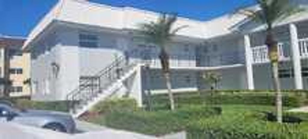 19 Colonial Club Drive 200, Boynton Beach, FL 33435