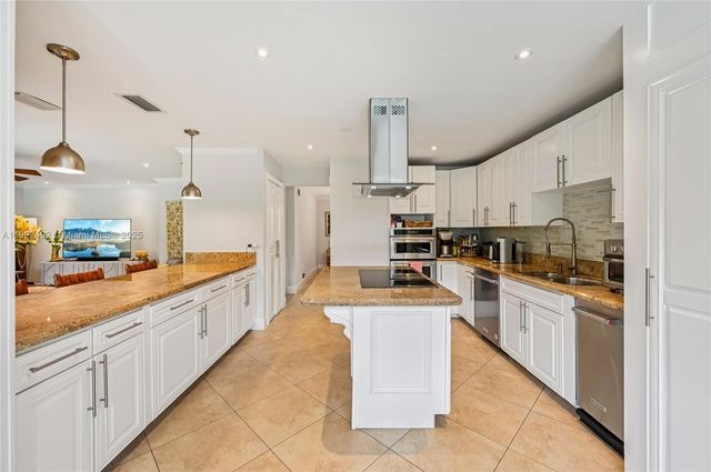 4201 NW 25th Way, Boca Raton, FL 33434