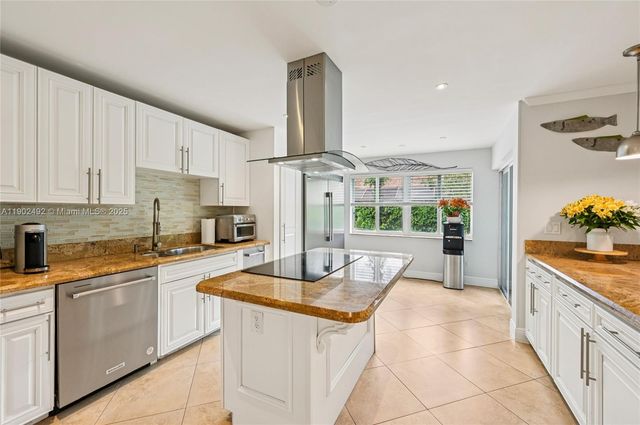 4201 NW 25th Way, Boca Raton, FL 33434