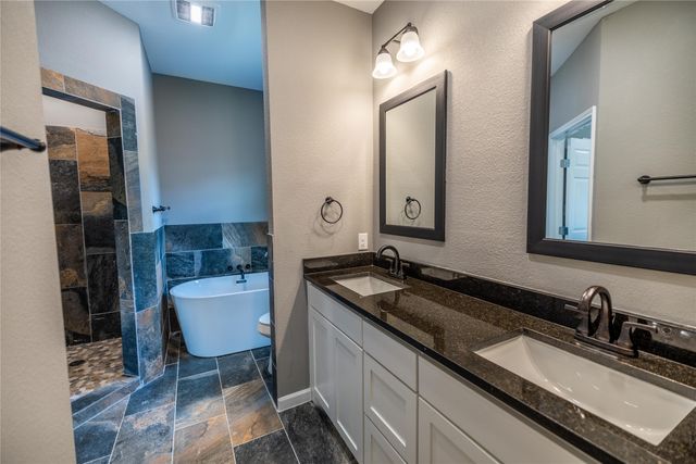 207 S James Street, Alvarado, TX 76009