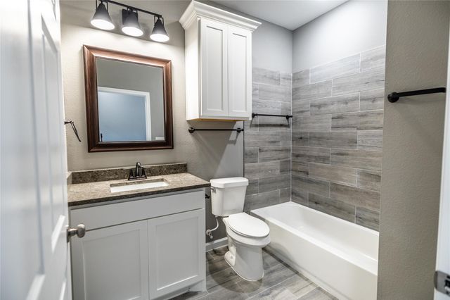 207 S James Street, Alvarado, TX 76009