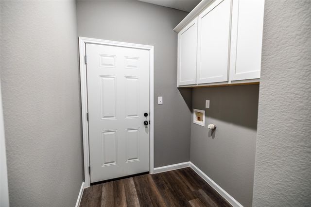 207 S James Street, Alvarado, TX 76009